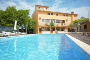XXL Holiday Home with Pool